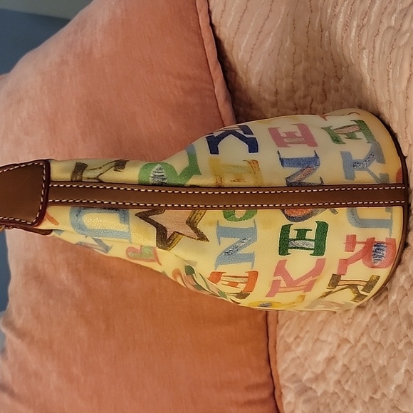 DOONEY & BOURKE - Crayon "It Girl" Bucket Bag - Picture 3 of 16